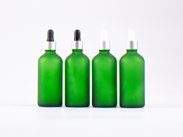 Grünglasflasche 100ml, mit Pipette silber-matt